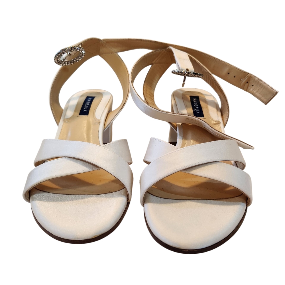 Margaux The City Sandal Ivory Satin Jeweled Buckle Heels 6.5 Wide